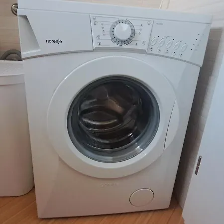 Apartma 6 *