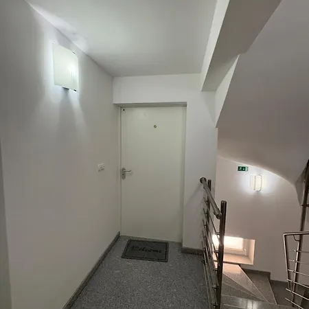דירה Apartma 6 *
